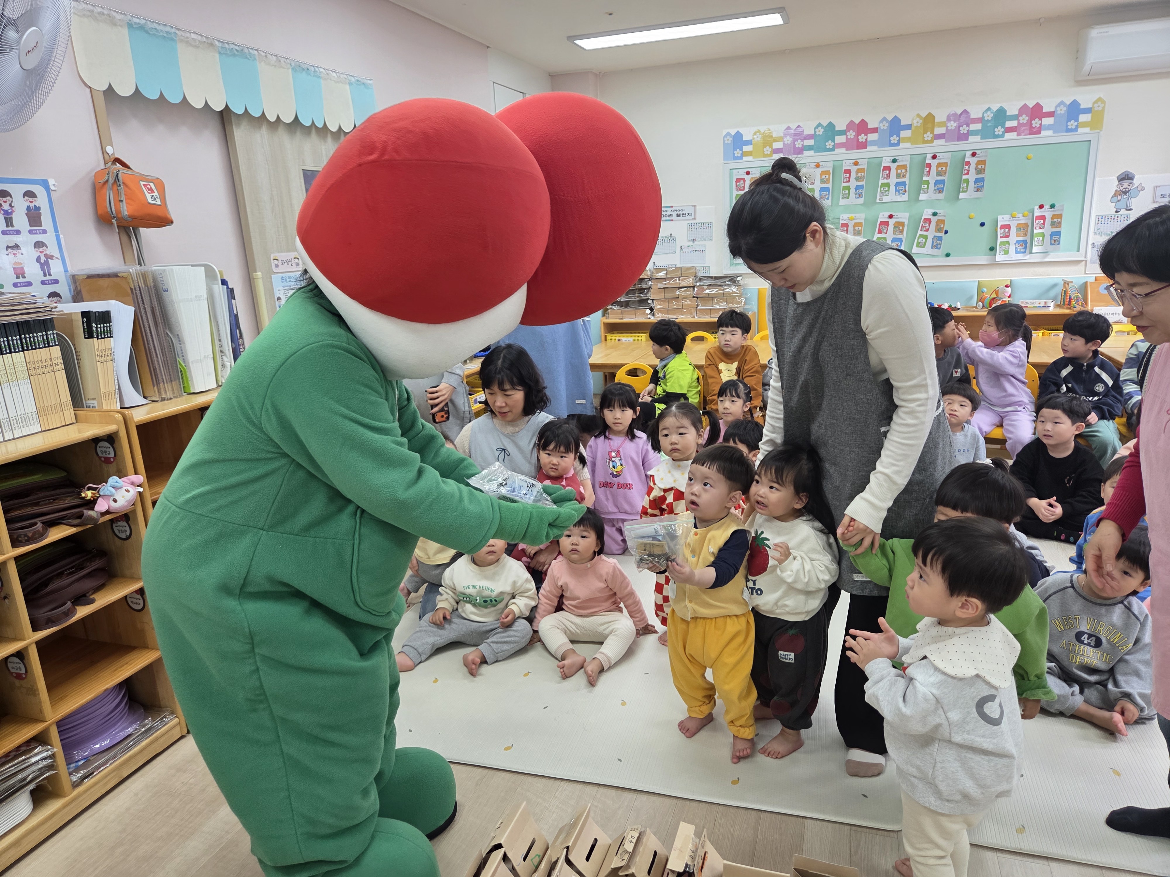 반별 저금통 전달식 (6).jpg